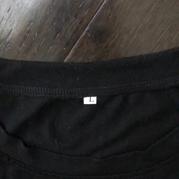 Que Black Tee with Red and Orange Graphic - Picture 3 of 4